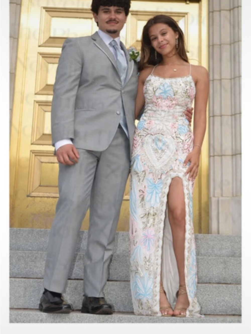 Light Gray Menβs Two-Piece Suit Jacket & Trouser Set